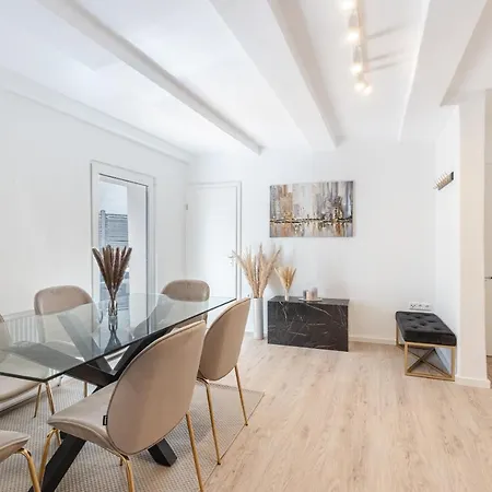 Terrace Apartment With 5 Rooms, Whirlpool And Bbq Augsbourg Extérieur photo