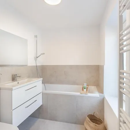 Terrace Apartment With 5 Rooms, Whirlpool And Bbq Augsbourg Extérieur photo