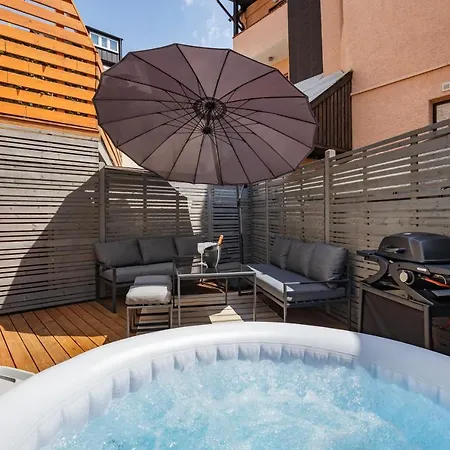 Terrace Apartment With 5 Rooms, Whirlpool And Bbq Augsbourg Extérieur photo