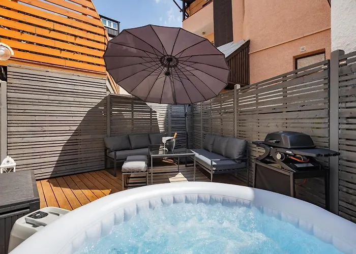 Terrace Apartment With 5 Rooms, Whirlpool And Bbq