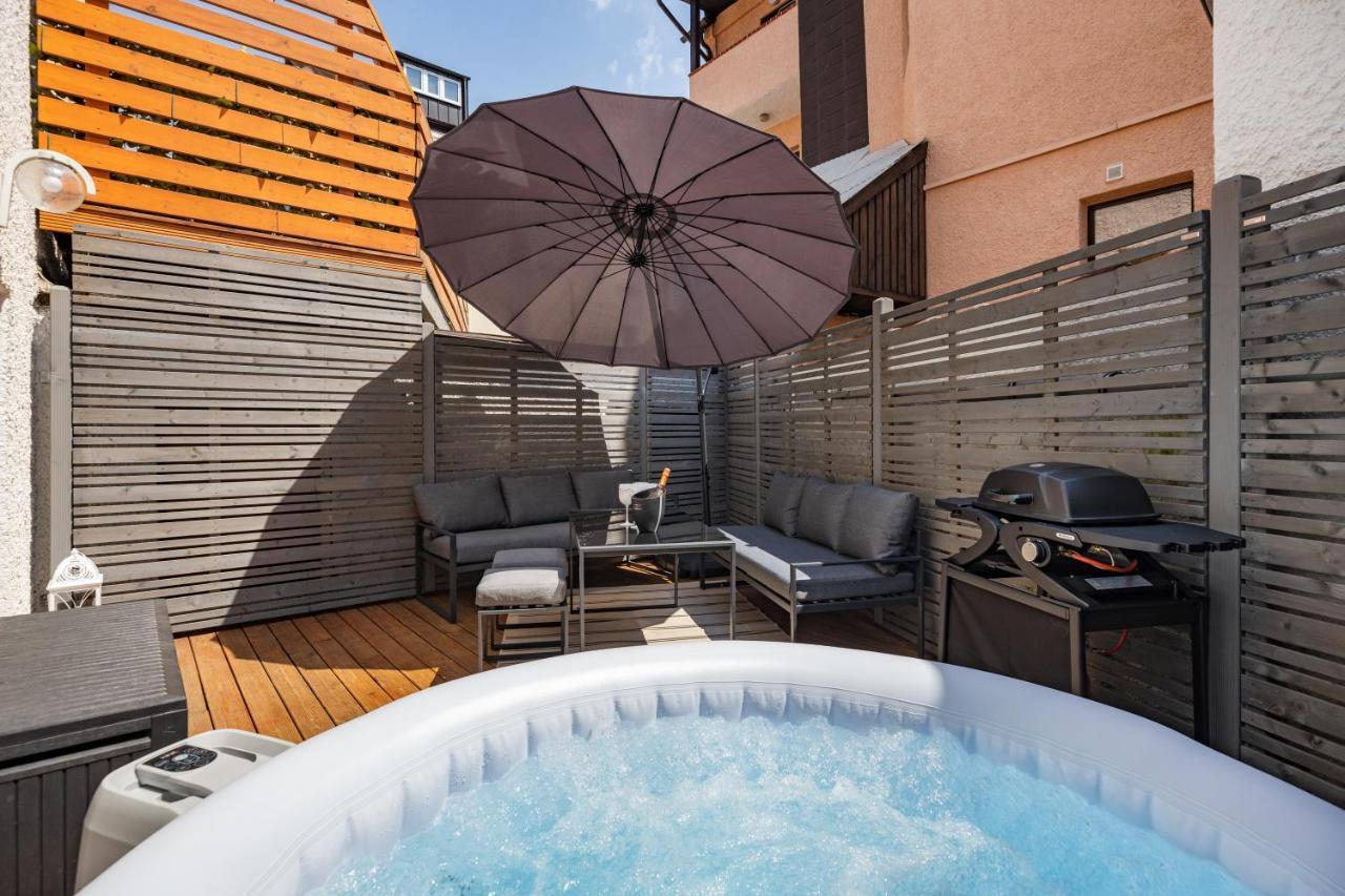 Terrace With 5 Rooms, Whirlpool And Bbq Augsburg